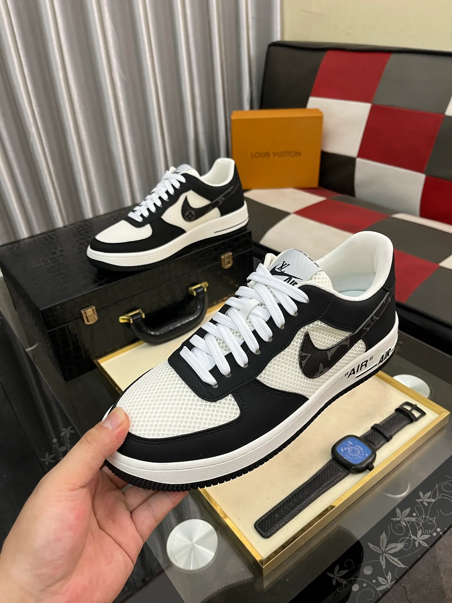 Men's shoes 💰440⌚️⌚️【LOUlS VUlTTON】Louis Vuitton ~ unique and casual style. LV counter purchasing 🏃casual shoes😍😍 are on sale at the men's counter at the same time. Italian imported brands select top-layer Italian cowhide. 🐑Sheepskin lining (refuses to discolor and grind feet) Sole: Original sole specially provided by the original factory 🎬Better in kind Code number: 38-443⃣️Color selection